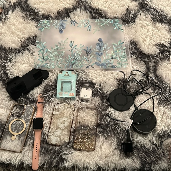 Making a bundle Of a whole bunch of cases and chargers, Amazon dot, Apple Watch - Picture 1 of 1